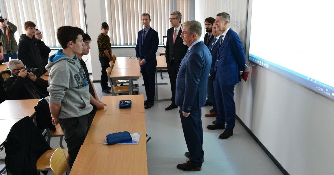 El Primer Ministro de República Checa inaugura el nuevo Centro de Formación profesional de TOS VARNSDORF