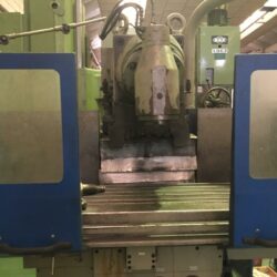 FRESADORA UNIVERSAL TOS STROJTOS FGS 32/40T