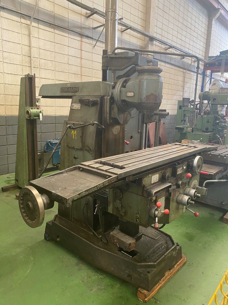 Fresadora universal CORREA F3HA