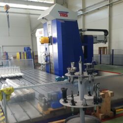 Grata model moving column milling machine