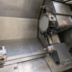 Torno CNC con eje Y y herramientas motorizadas HAITIAN LBQ10Y   –   Ø sobre bancada 660 mm x 1.050 mm